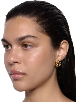 Maria Black Saddle Earrings Small Øredobber Gull